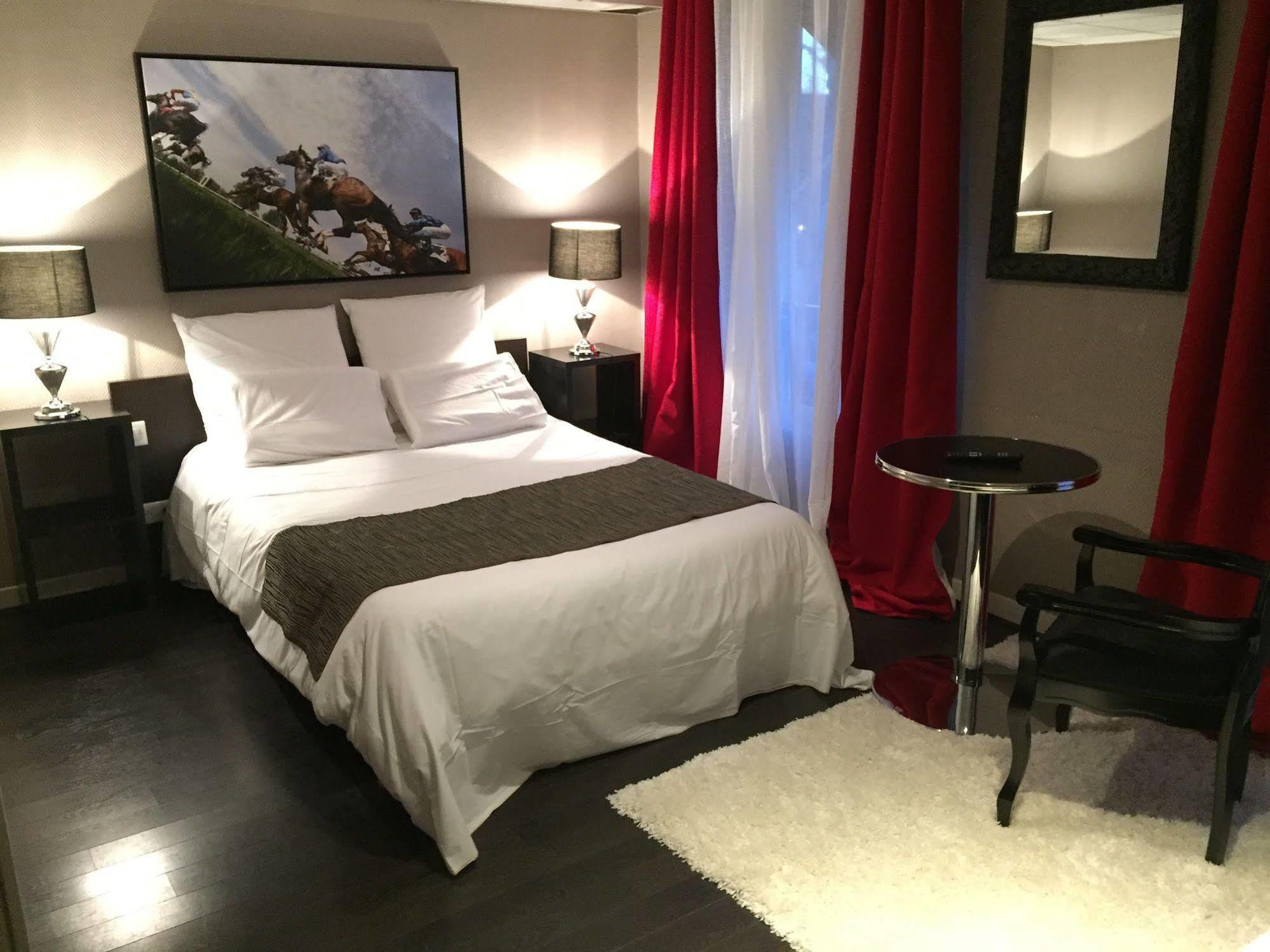 Hotel L'Avenue Chantilly Esterno foto
